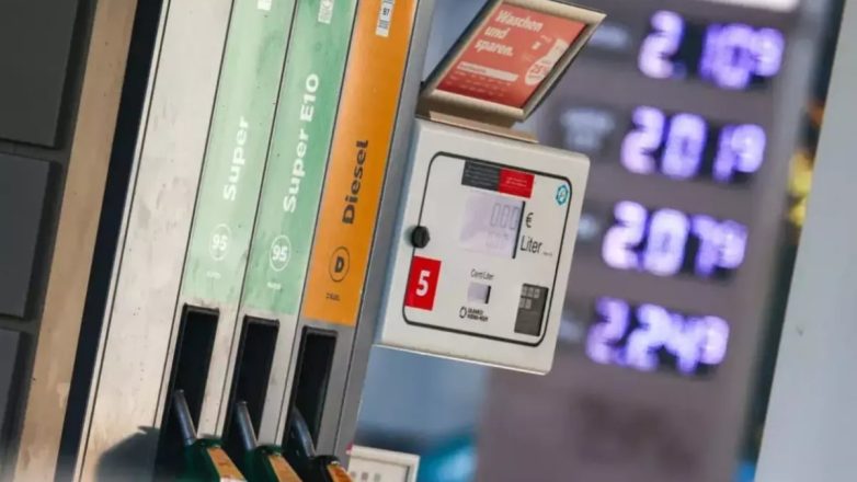 Ptolemais-post:  Η βενζίνη η έφτασε τα €2 το λίτρο και η "φαμίλια" θέλει να κλείσει τη ΔΕΗ 5