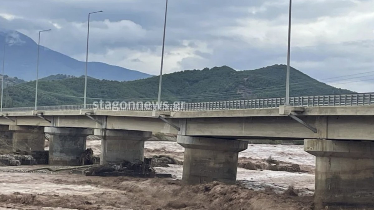   Πηνειός: Κατέρρευσε η γέφυρα της Διάβας που στοίχισε 4,6 εκατ ευρώ και δεν θα ξανά έπεφτε