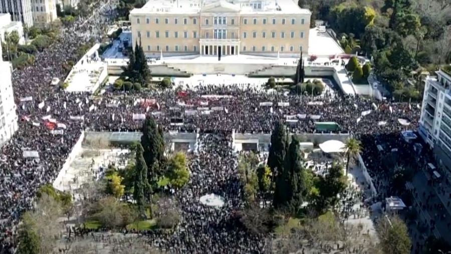Πρωτοφανής λαοθάλασσα διαμαρτυρίας για την πολύνεκρη τραγωδία των Τεμπών - Σοκ στο Μαξίμου από τα συλλαλητήρια