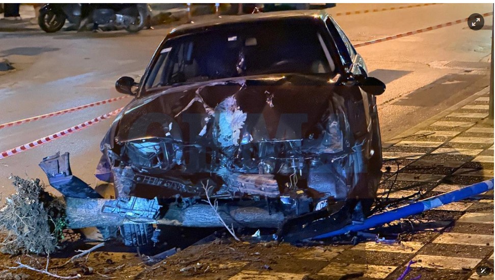 Τραγωδία στη Θεσσαλονίκη: 27χρονος οδηγός έχασε τον έλεγχο του ΙΧ, «σκαρφάλωσε» σε πεζοδρόμιο και σκότωσε 25χρονο