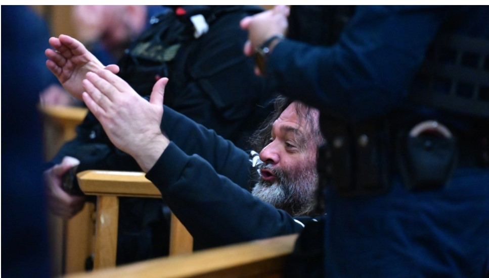 Δίκη για την Χρυσή Αυγή: Η Εισαγγελέας πρότεινε να απορριφθούν τα ελαφρυντικά που ζήτησαν οι καταδικασθέντες - Αντιδράσεις από τον Λαγό