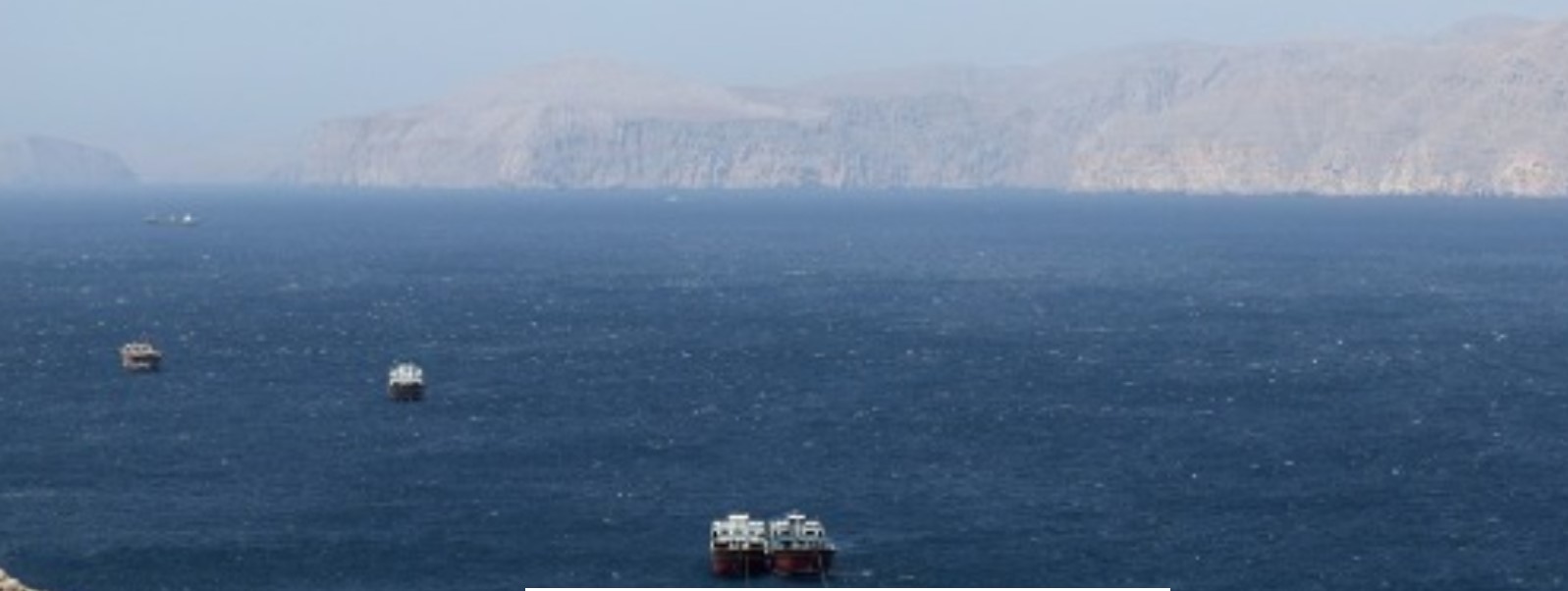 Ιράν: «Όποιες χώρες απελάσουν πρέσβεις των ΗΠΑ και του Ισραήλ θα περνάνε από το Στενό του Ορμούζ»