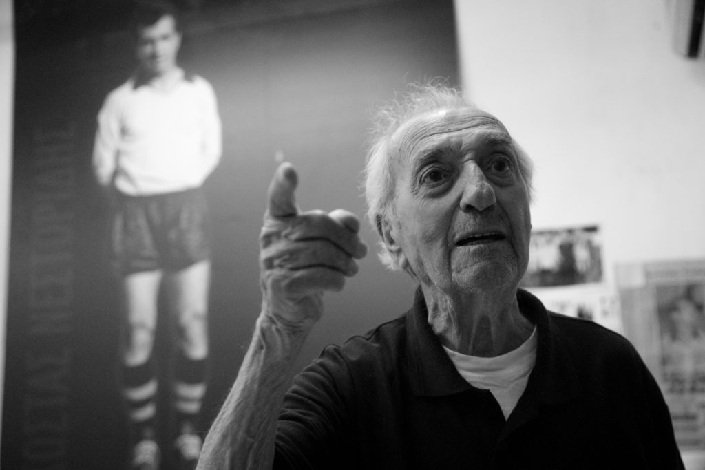 Έφυγε από τη ζωή σε ηλικία 93 ετών ο θρύλος της ΑΕΚ και του ελληνικού ποδοσφαίρου, Κώστας Νεστορίδης.