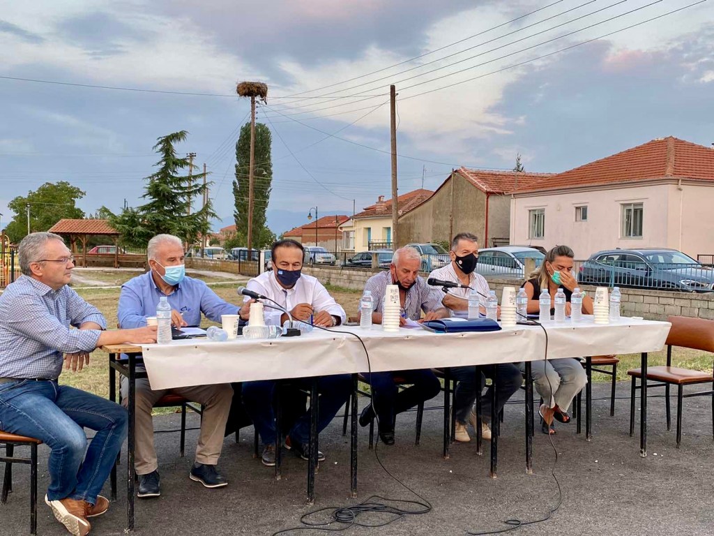  Άτυπη συνέλευση στα Βαλτόνερα για τη μετεγκατάσταση του χωριού Την Πέμπτη 19/08/2021, πραγματοποιήθηκε συνάντηση θεσμικών εκπροσώπων και κατοίκων της κοινότητας Βαλτονέρων