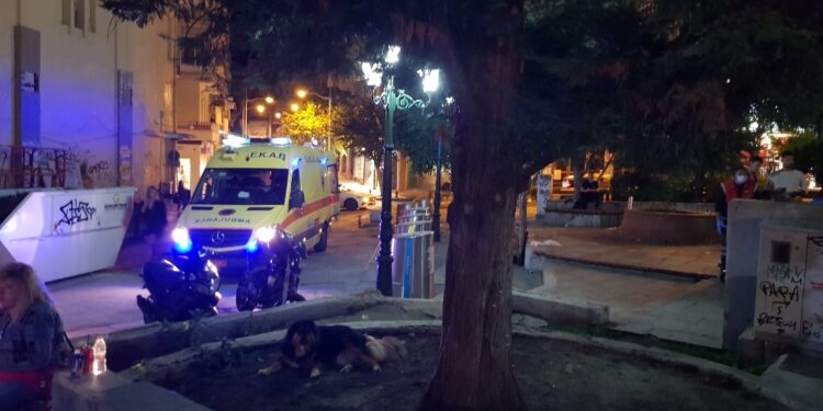 Μαχαίρωσαν νεαρό στο κέντρο της Κοζάνης κατά τη διάρκεια συμπλοκής