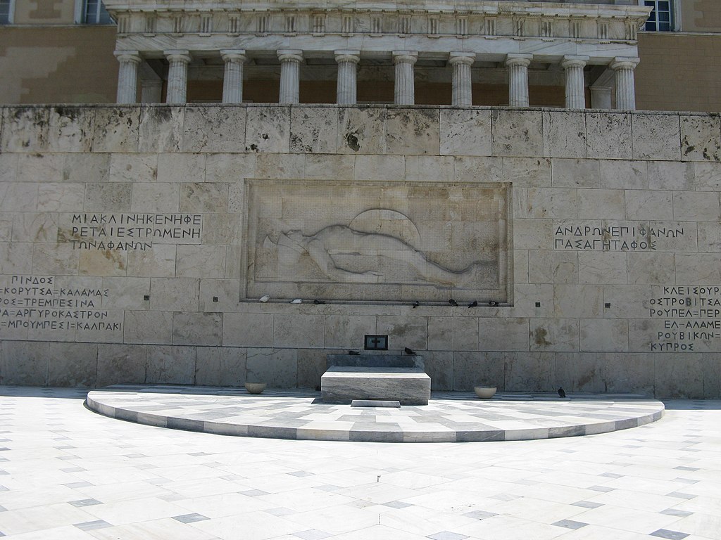 Tomb_of_Unknown_at_Syntagma_Square.jpg