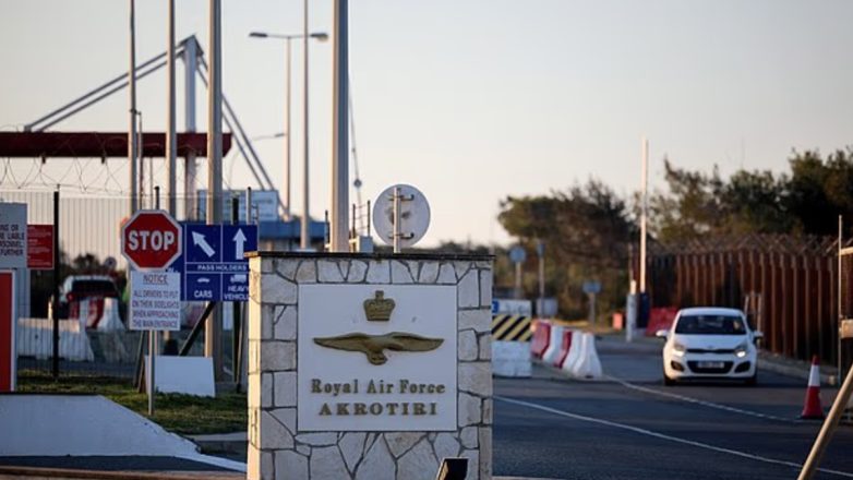 Συναγερμός στην Κύπρο: Και άλλη αναχαίτιση στη βρετανική βάση – Κλειστά σχολεία, φεύγουν οι κάτοικοι από το Ακρωτήρι