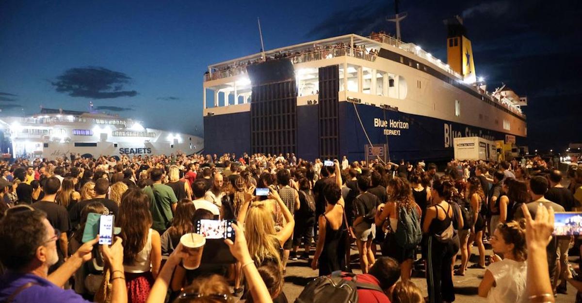   «Να μη συνηθίσουμε τη φρίκη»: Συγκέντρωση διαμαρτυρίας στο λιμάνι του Πειραιά
