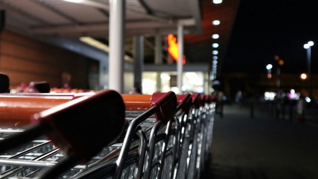 Εγκλωβίστηκε στη μηχανή κοπής κιμά, το χέρι της 