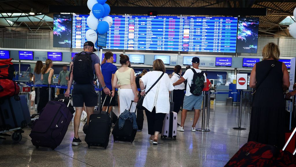 Ελλάς: Βόμβες στα θεμέλια της τουριστικής μονοκαλλιέργειας