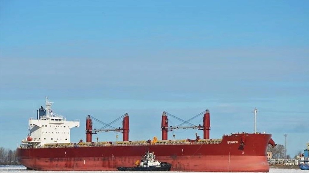 Blοomberg: Πλοίο ελληνικών συμφερόντων μετέφερε άνθρακα από τη Ρωσία μετά τις κυρώσεις της ΕΕ