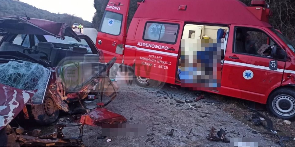 Ιωάννινα: Δύο νεκροί σε σύγκρουση ασθενοφόρου με αυτοκίνητο (βίντεο)