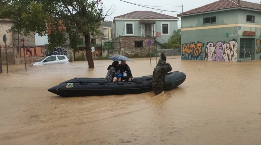 Κακοκαιρία Daniel: Βγαίνει ο στρατός για τις πλημμύρες σε Καρδίτσα, Τρίκαλα και Βόλο - Δείτε φωτογραφίες
