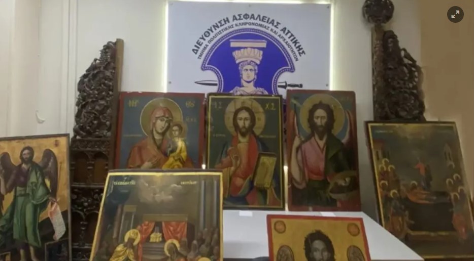 Έρευνα της ΕΛΑΣ σε Μονή της Αττικής - Βρέθηκαν εκκλησιαστικές εικόνες και αντικείμενα που είχαν κλαπεί από ναούς της επαρχίας