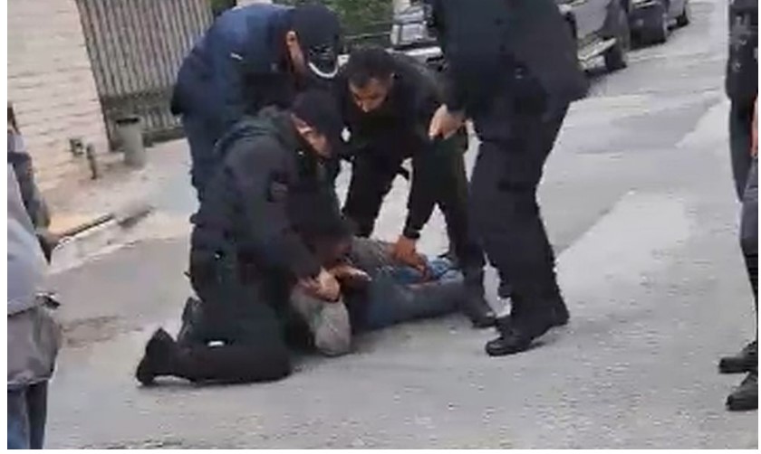 Χαλκιδική: Η αστυνομία πέταξε 82χρονο με αναπηρία έξω απ’το σπίτι του, μέσα στο κρύο (Video)