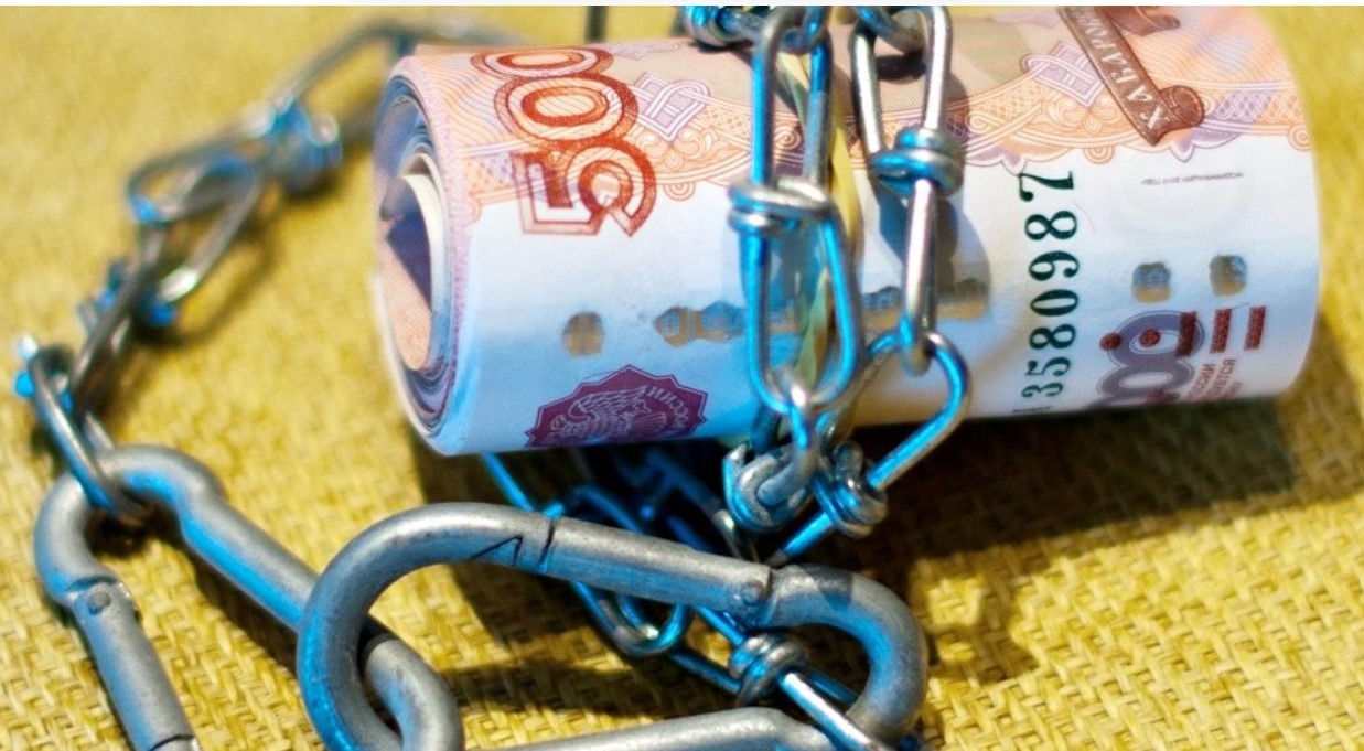 Ευρωπαίοι αξιωματούχοι: Απίθανη η κατάσχεση περιουσιακών στοιχείων της κεντρικής τράπεζας της Ρωσίας