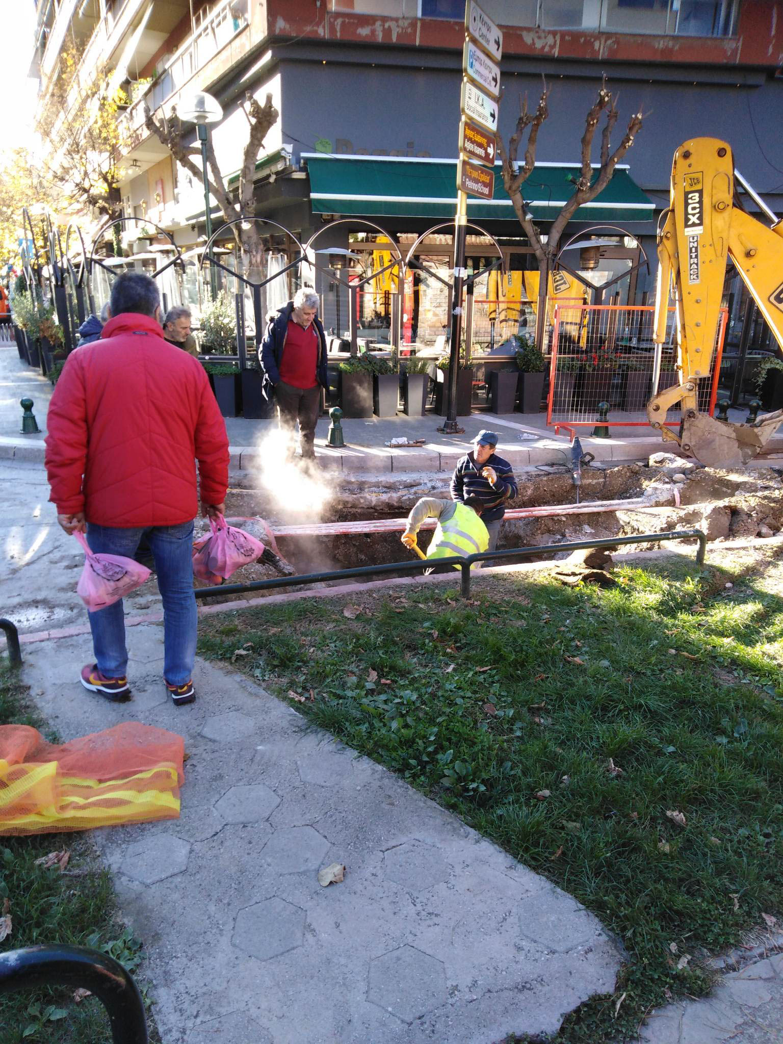 Διαρροή σε αρτηρία στην Τηλεθέρμανση (Πρώτο Δημοτικό Σχολείο)