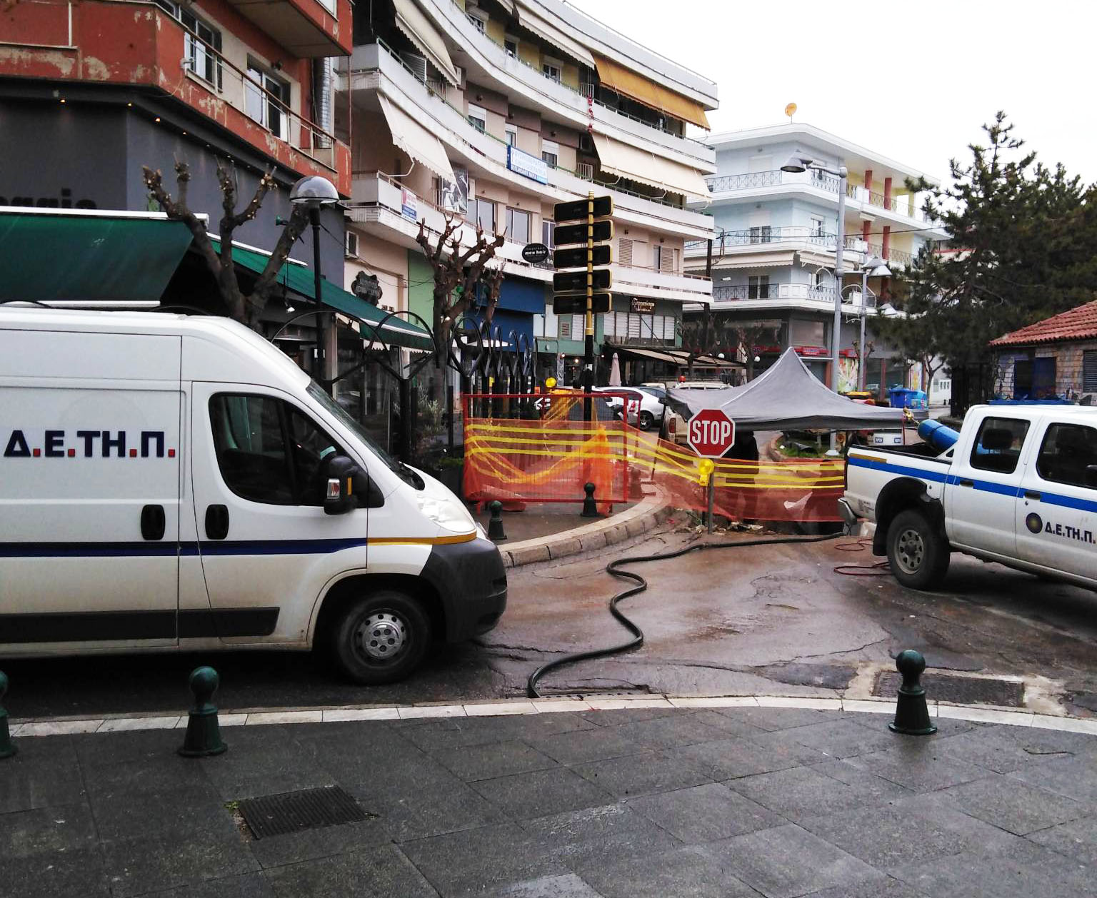 Τηλεθέρμανσις - Πέτρινο Σχολείο: Προσπάθειες για τρίτη ημέρα εντός του χάνδακος