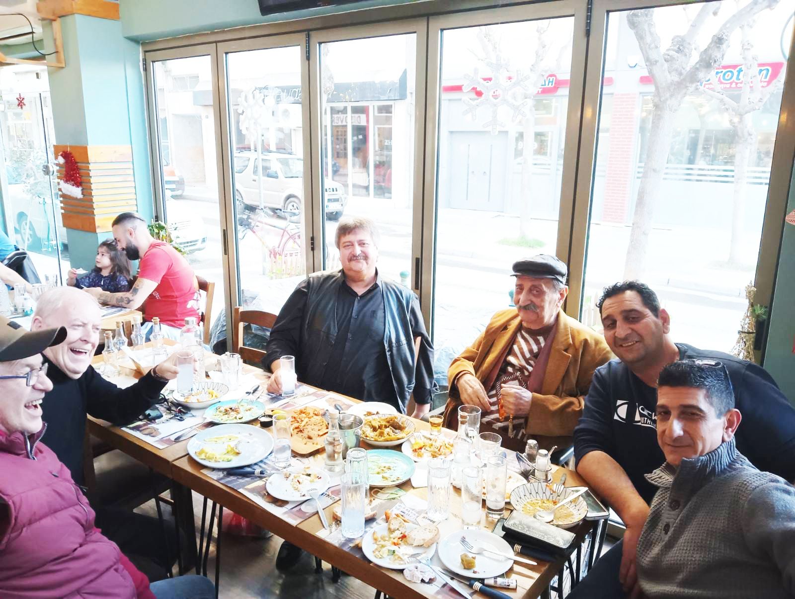 Χρόνια Πολλά στο &quot;Δάσκαλο&quot; (της Πόλεως) - αειθαλής και γιγαντόμορφος σαν τα ψηλά βουνά!!!!!