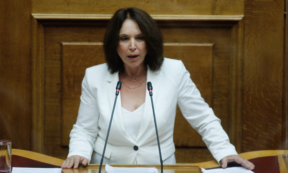 Καλλιόπη Βέττα: «Oι επιχειρήσεις στην Δυτική Μακεδονία που ασχολούνται με την οινοποιία και τον οινοτουρισμό περίμεναν την δημιουργία οικοσυστήματος, όπως στην Βόρεια Ιταλία, σύμφωνα με τα κυβερνητικά υπεσχημένα. Στην πράξη παλεύουν μόνες τους, χωρίς καμί