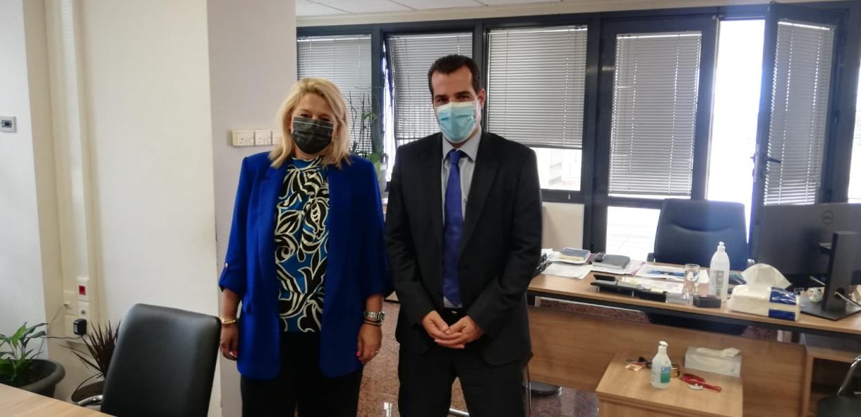 ΕΟΠΥΥ: Αμετακίνητη η Διοικήτρια παρά τη διπλή απασχόληση και στο Χρηματιστήριο Αθηνών - Γιατί δεν απομακρύνεται