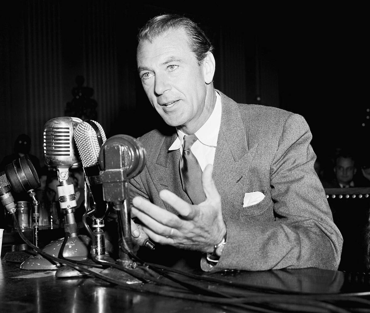 Το τραίνο θα σφυρίξει τρεις φορές-Γκάρυ Κούπερ