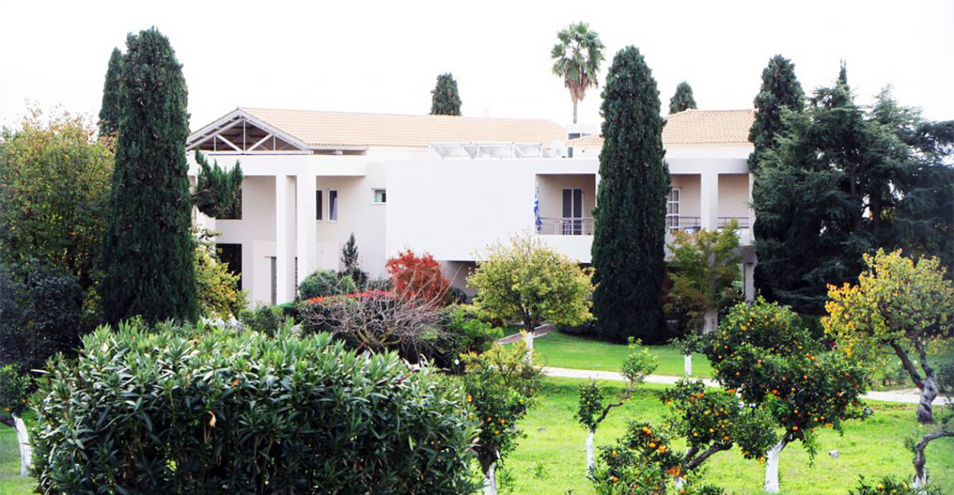 Κιβωτός του Κόσμου: Συνελήφθη η υπεύθυνη της δομής στην Καλαμάτα – Βρέθηκε περίστροφο σε συρτάρι