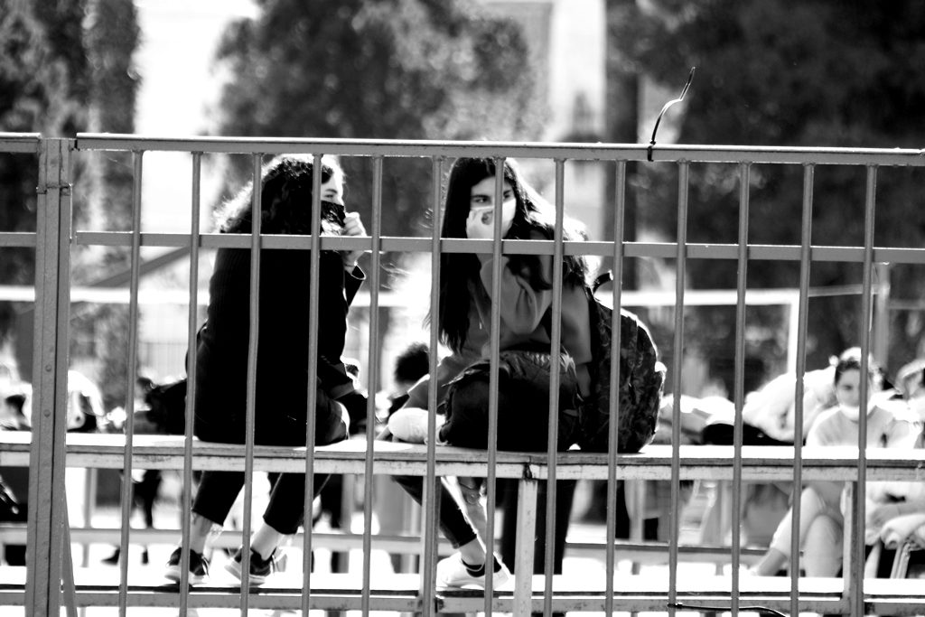 Πληθαίνουν τα κλειστά τμήματα σχολείων στη Δυτική Μακεδονία, λόγω κρουσμάτων κορωνοϊού.