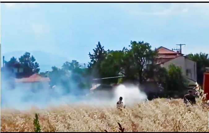 Μικρή φωτιά, που έσβησε γρήγορα η Πυροσβεστική, ξέσπασε λίγο πριν τις 17:00 σήμερα Σάββατο, στην περιοχή του οικισμού Νέας Καρδιάς στην Πόλη μας.