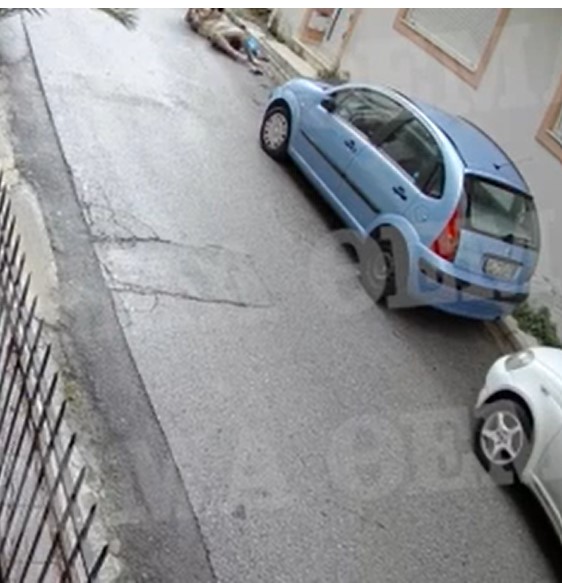 Ίλιον: 20 χρόνος σωριάζει ηλικιωμένη και της τραβά την αλυσίδα από το λαιμό - Δείτε βίντεο