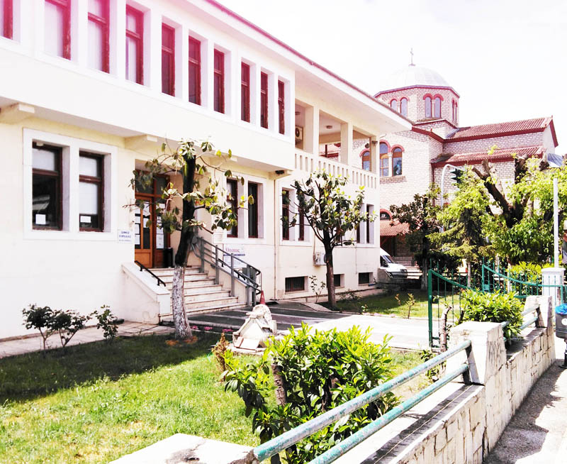 Αφαιρέστε το πριόνι από τα χέρια του Αντιδημάρχου είναι επικίνδυνος!!!