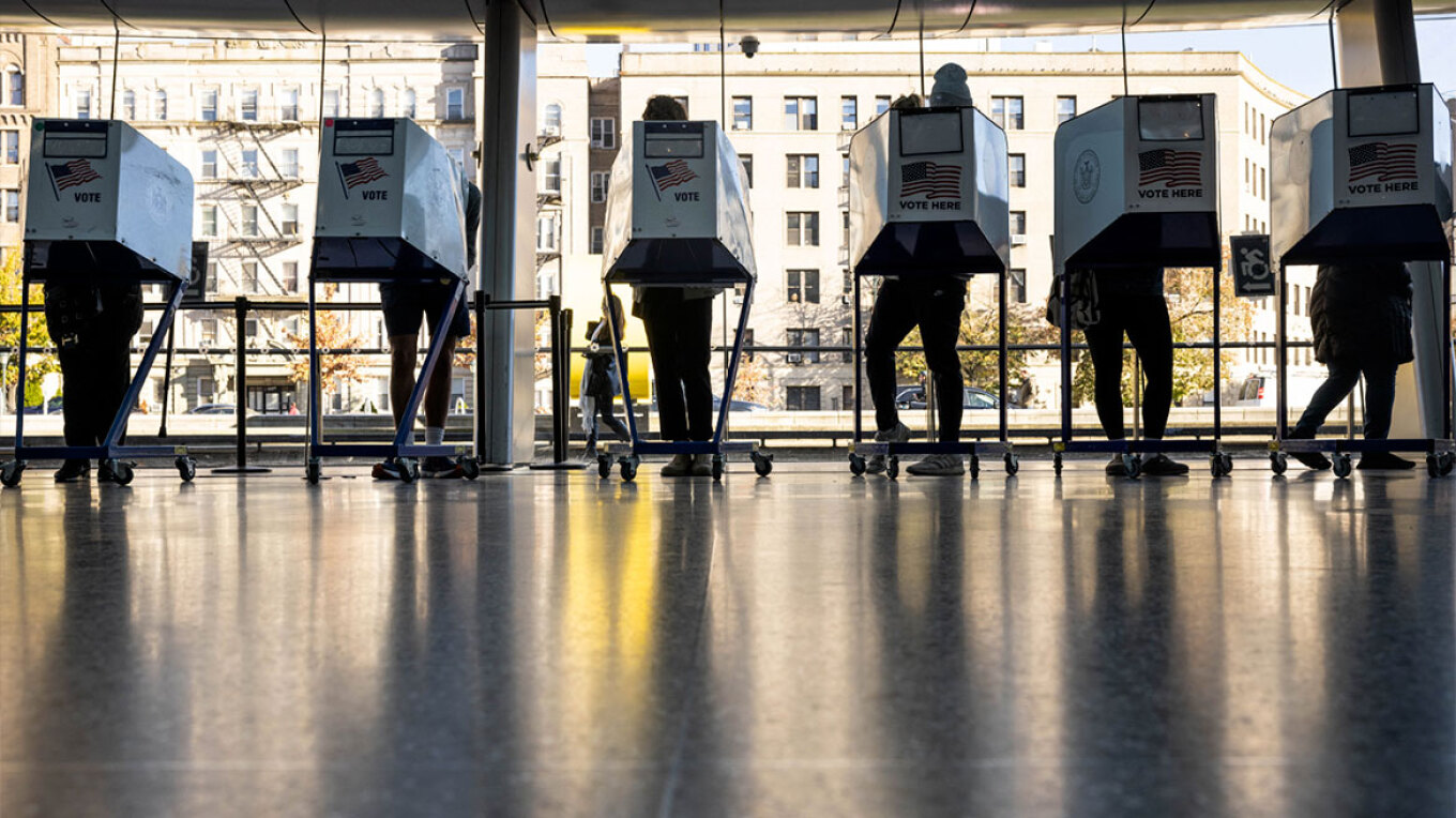 Στις ενδιάμεσες εκλογές στις ΗΠΑ: έχουμε ανατροπή στο φινάλε από τους Δημοκρατικούς - «Θρίλερ» για τον έλεγχο της Γερουσίας