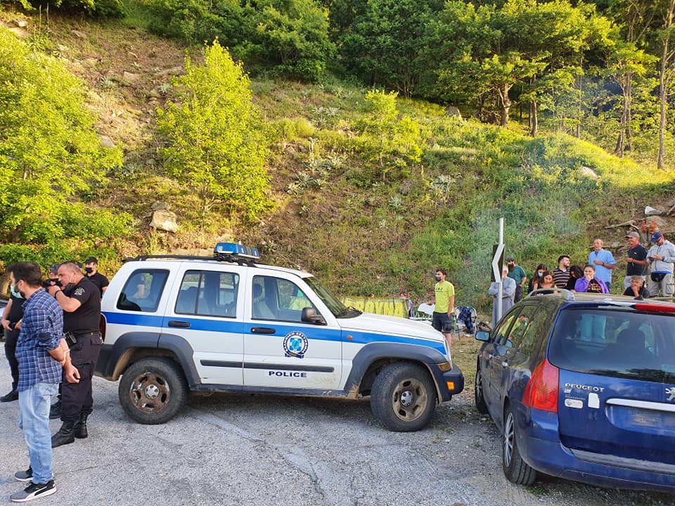 Μπλόκο Νυμφαίου – Με παρουσία διμοιρίας ΜΑΤ και ισχυρών Aστυνομικών Δυνάμεων κάμφθηκε η αντίσταση των κατοίκων